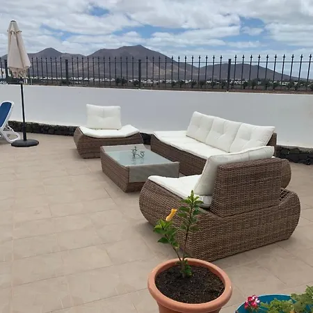 Linda Villa *